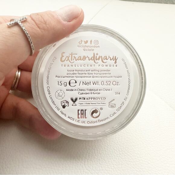 Ciaté London extraordinary Translucent Setting Powder - Picture 4 of 7